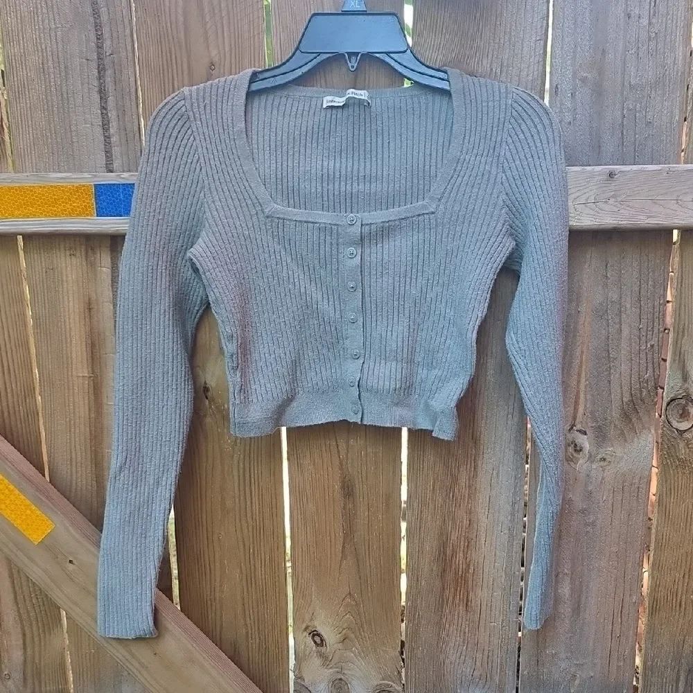Abercrombie & Fitch Ribbed Knit Sweater in Gray